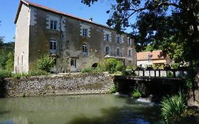 Le Moulin De Moquesouris - Chambres D'Hotes Et Table D'Hote